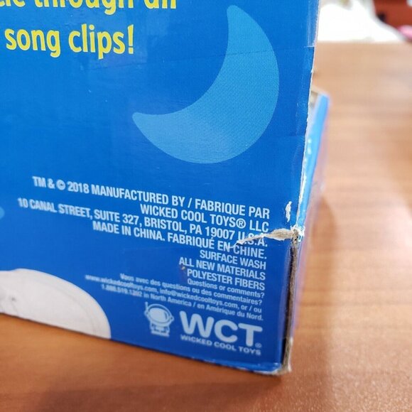 Teddy Ruxpin 10" Talking Hug n Sing Teddy Bear 2018 Plush - Picture 5 of 5